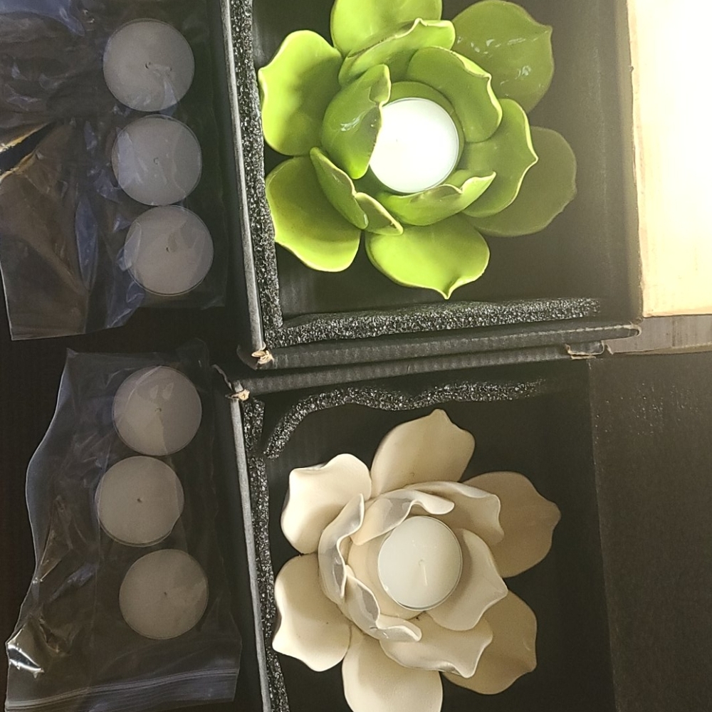 Scent less tealight candle w/ decorative holders